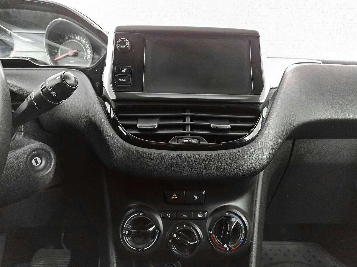 Купить Peugeot 208, 2013, 108 259 км, фото №13