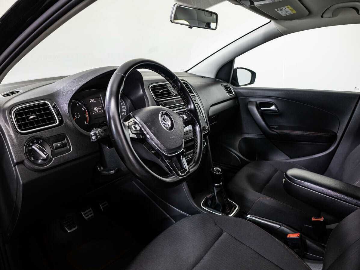 Купить Volkswagen Polo, 2017, 155 350 км, фото №11