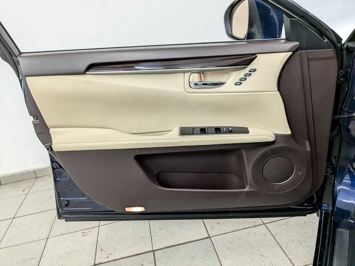 Купить Lexus ES 200, 2015, 174 571 км, фото №19