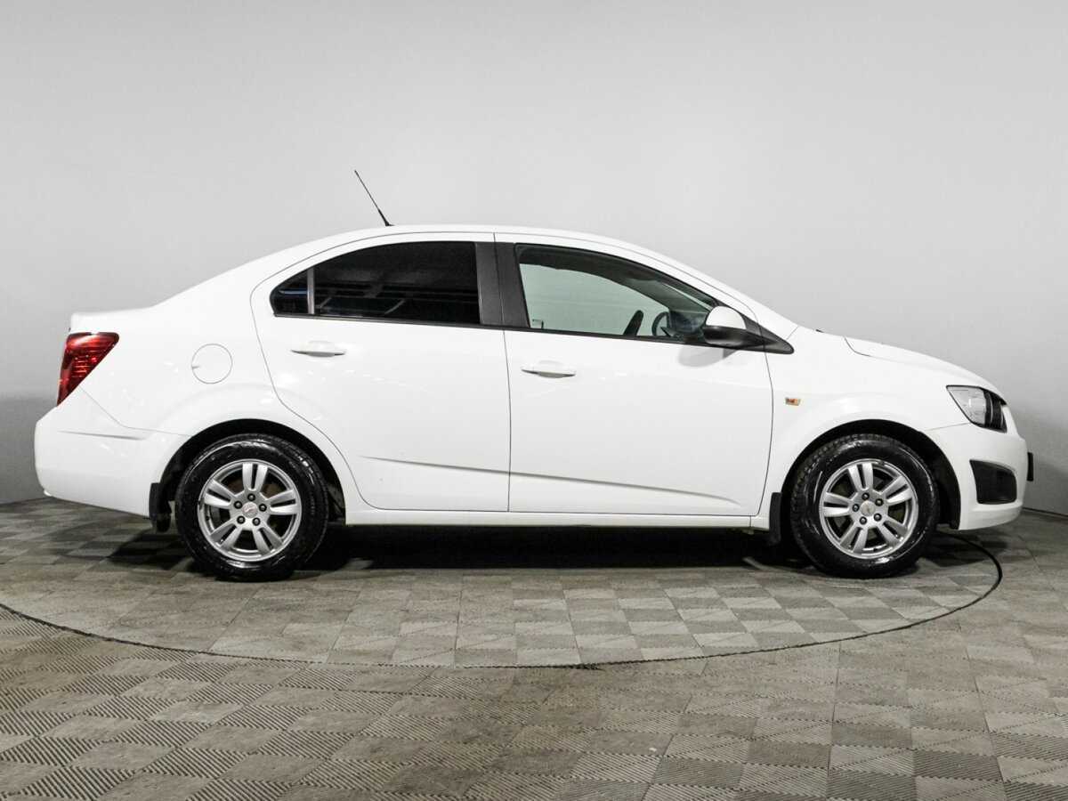 Купить Chevrolet Aveo, 2015, 237 876 км, фото №4