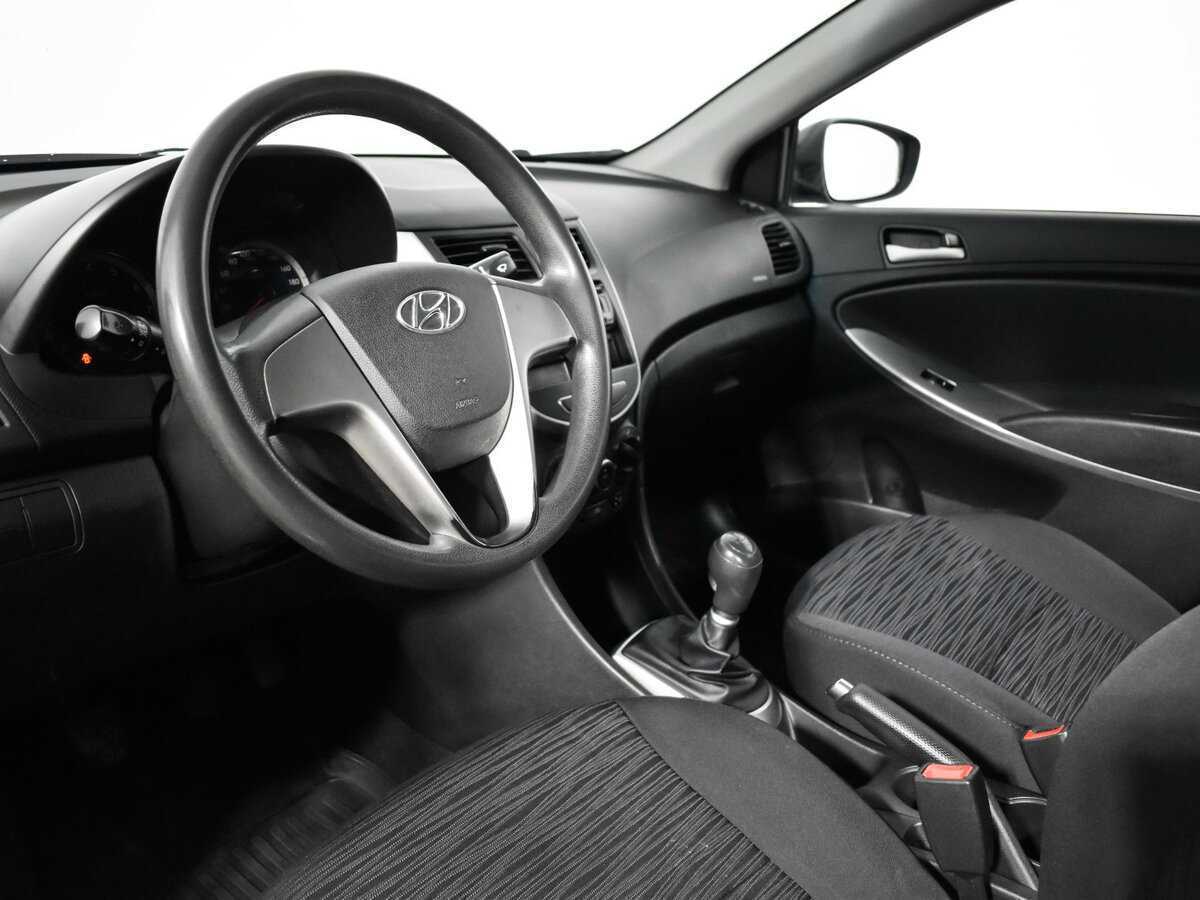 Купить Hyundai Solaris, 2016, 200 800 км, фото №13