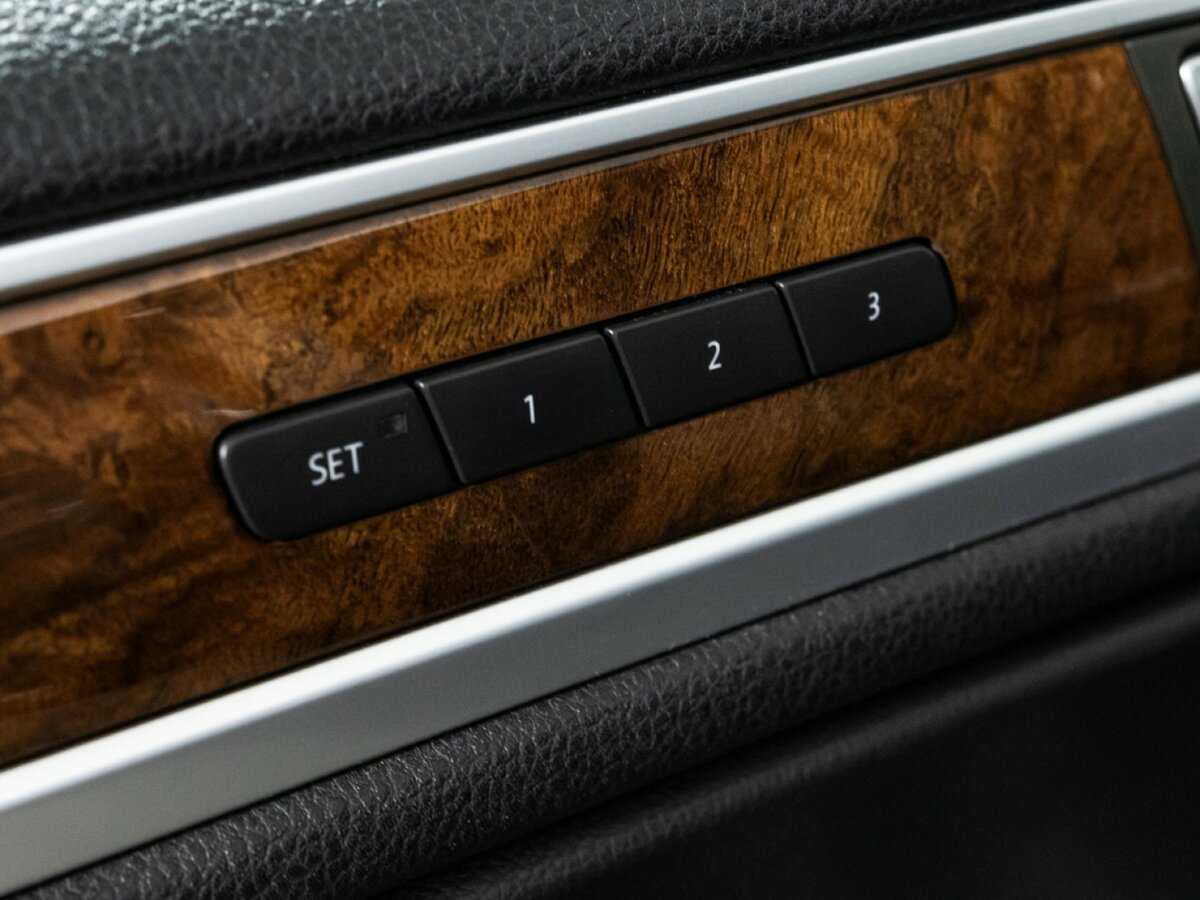 Купить Volkswagen Touareg, 2012, 329 160 км, фото №19