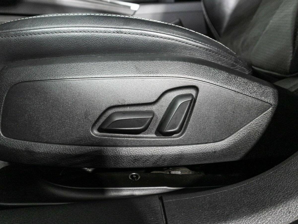 Купить Audi A4, 2019, 140 144 км, фото №16